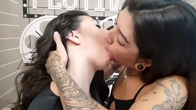 Uvula, bazil lesbian, mfx
