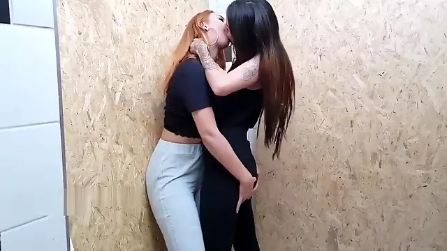 Hot Lesbians Deep Kiss and Suck Tongues