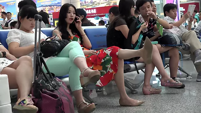 Asiant Mit Kleid, Asiatisch Fetish, Asien Feet, Asien Fussfetisch, Asiatisch Öffentlich, Asian Draussen