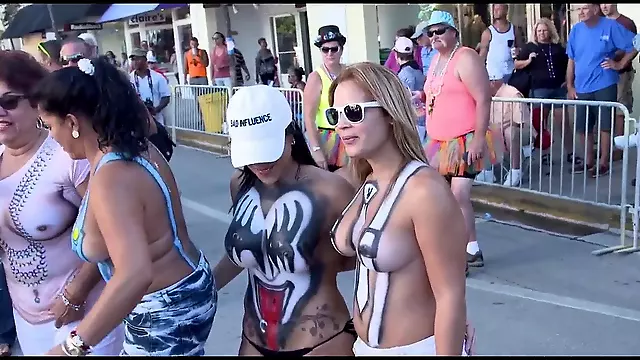 Pussys En La Playa, En La Playa De Nudismo, Prostitutas Playa, Vaginas, Flashing Miron, Www Conchita En La Playa Nudista