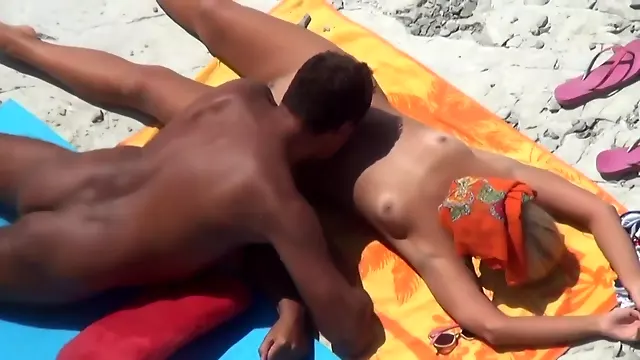 Bucetas Na Praia, Casais Na Praia, Outdoor Sex On A Beach, Negra Raspando, Negras Adolecentes Mamas Pequenas