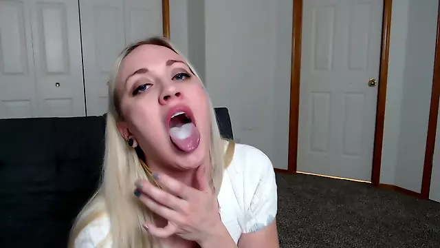 Gg Katie - Mommy Sucks & Swallows Your Cum