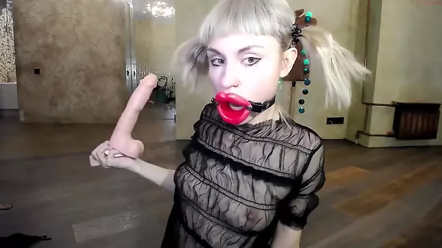 PIGHOLE RED LIPS MOUTH BLOWJOB BLONDE PIGTAILS DEEPTHROAT