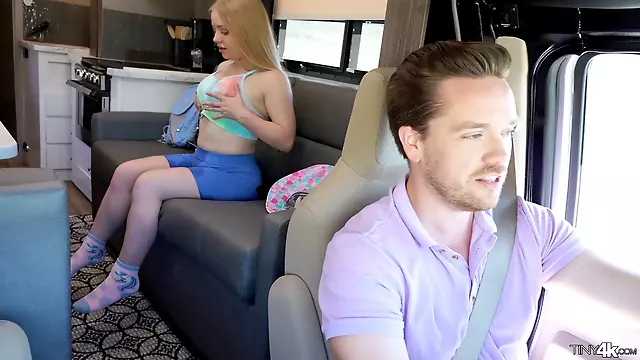 Kylie Shay thanks a debt by giving her face and pussy to a lucky guy for a lift