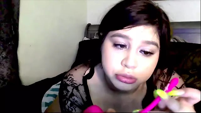 CamSoda - chubby teeny with big boobs toys pussy on webcamera