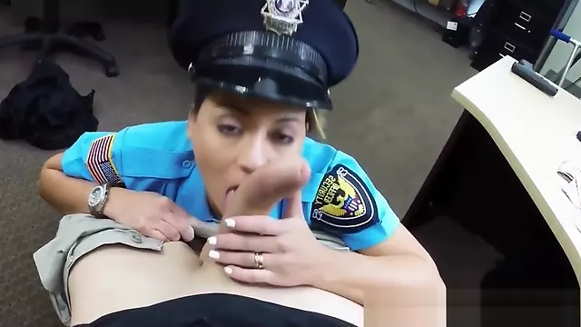 Police pawning babe willing to fuck for cash