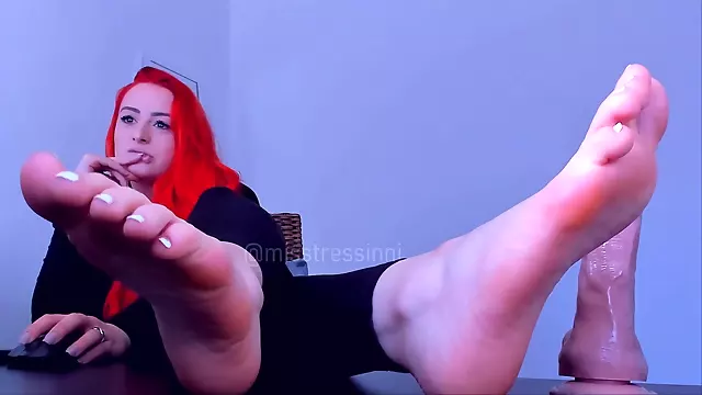 Mistress Inni Are You Not Obsessed With That Slow Toe Wiggle