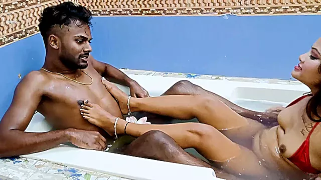 Indian couple's steamy bathtub affair turns into wild hardcore sex session!