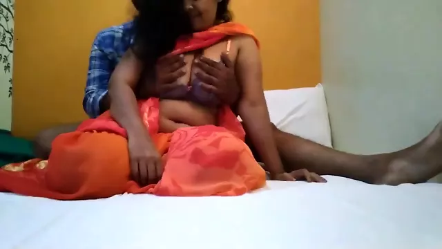 Karisma Bonus Scene 3: Indian busty bhabhi in saree with her big tits and curvy body