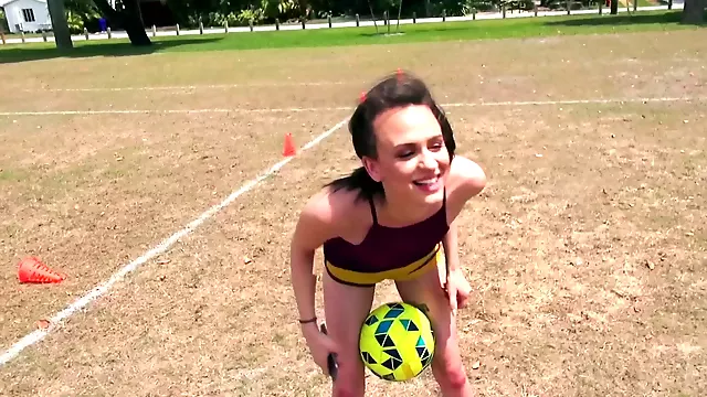 Football chick has a wild twosome outdoors with soccer player