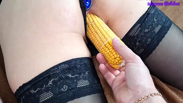 Orgasm From Double Penetration With Vegetable Corn