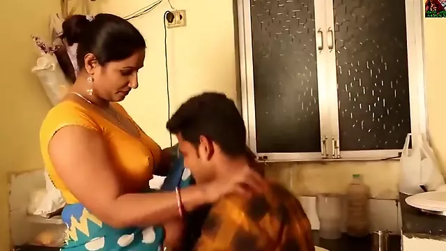 عمه هند, سکس با عمه میانسال, زنان پستان گنده بزرگ میانسال, پستون گنده, پسر بچه با زن بالغ