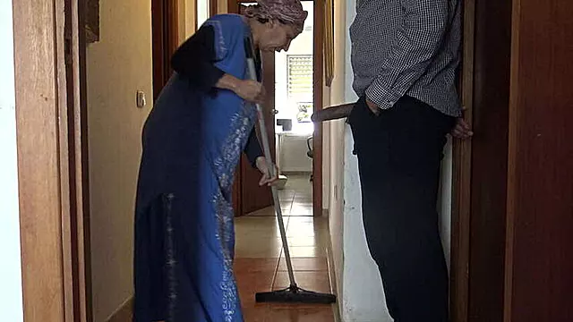 A Muslim Maid's Surprise: His Massive Black Rod