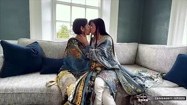 Csók Asian, Ázsiai Anyuka, Szőrös Milfek, Szörös Feleség, Puszi Licking Leszbi, Leszbi Milf Seduction