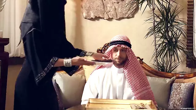 Arabic Interpretero, Arab Szop, Big Titts Big Dick, Hosszú Fasz, Hosszú, Nagy Mell, Hosszu Mellek