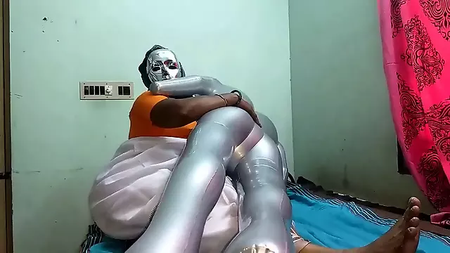 Naked big tits desi plays with the dummy