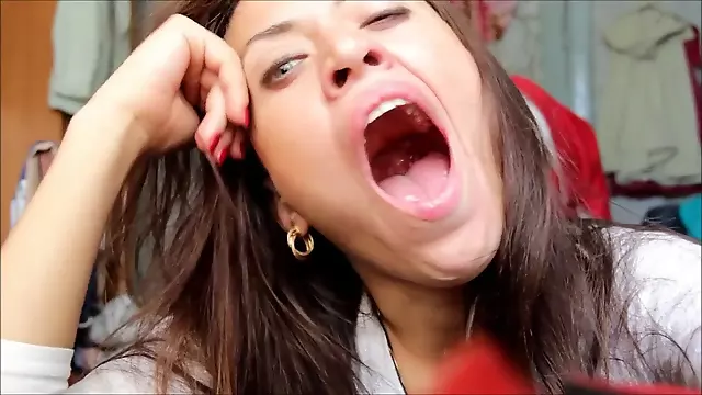 Uvula fetish, yawn, yawning fetish