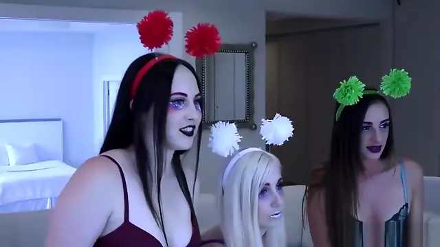 Alien Babes From Another Planet Fucked By A Long Flesh Stick