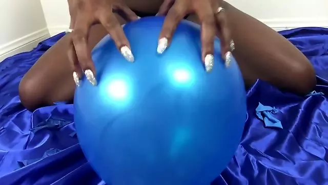 Kassey Starr Nail Balloon Pop